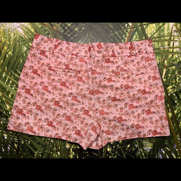 Loft Pink Floral Shorts - Picture 2 of 3